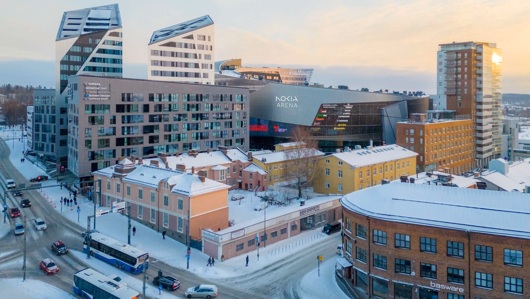 Drone Innovation Hackathon kokoaa droonien kehittäjät kilpailemaan Nokia Arenaan